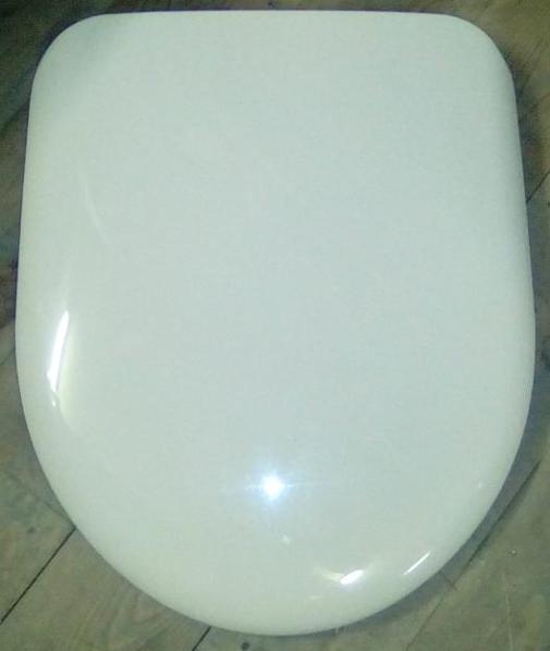 Toilet Seat Replacements. Soft Cream Colour. UK SEATS